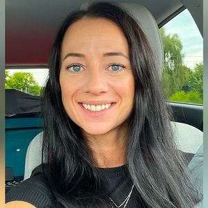 Meet your Posher, Sylena